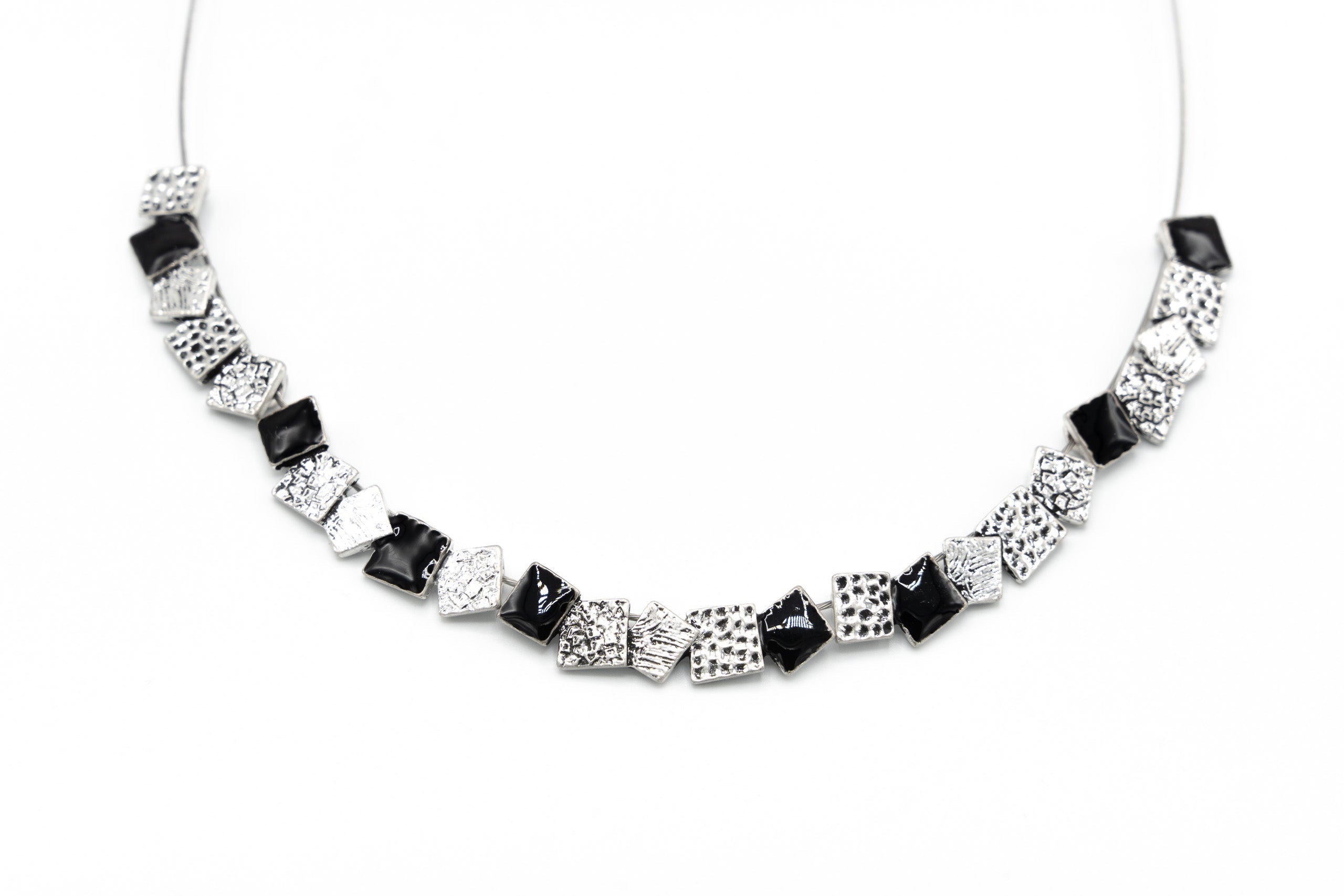 Girocollo quadrati puntinati resina - KLK