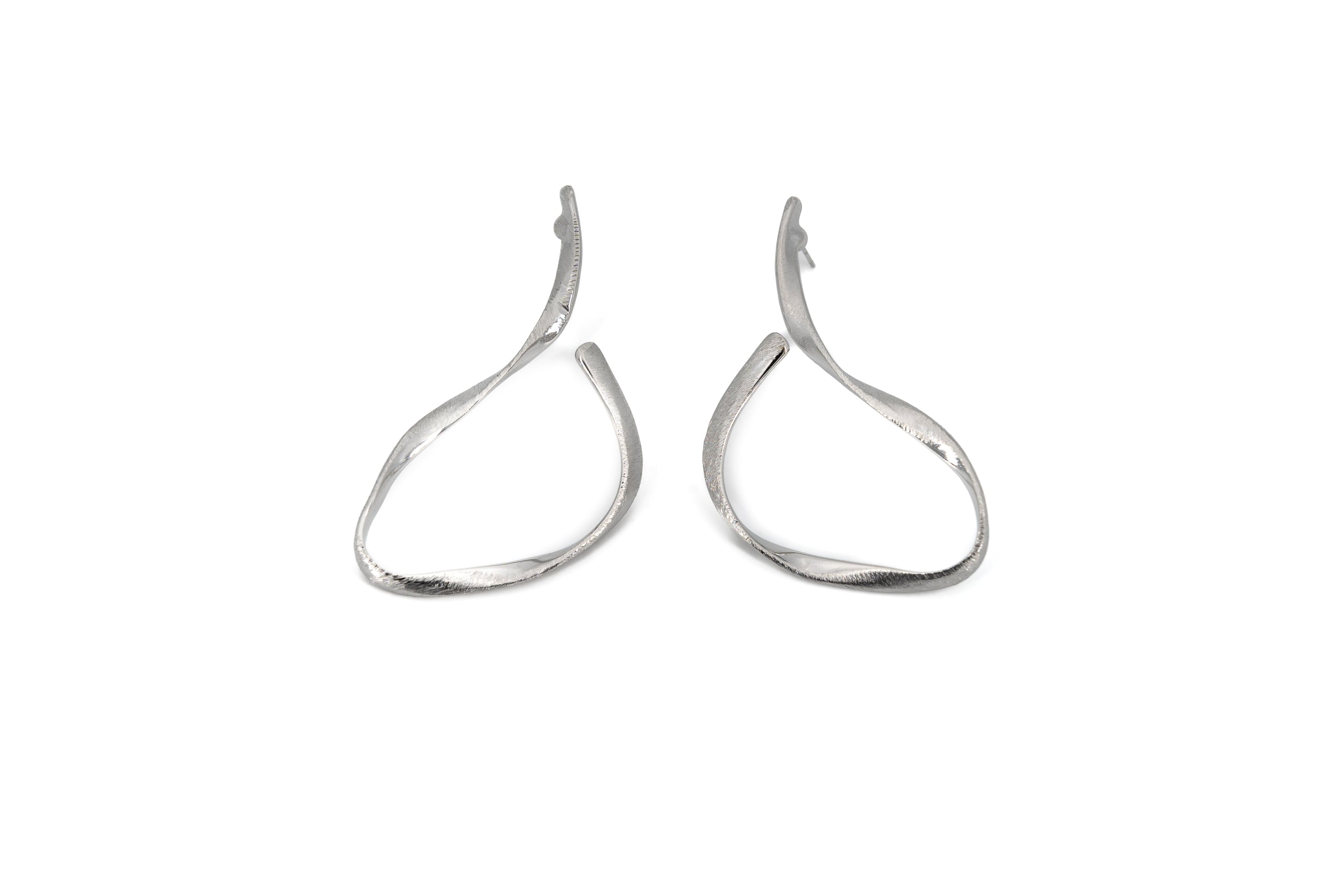 Orecchini intreccio curvo