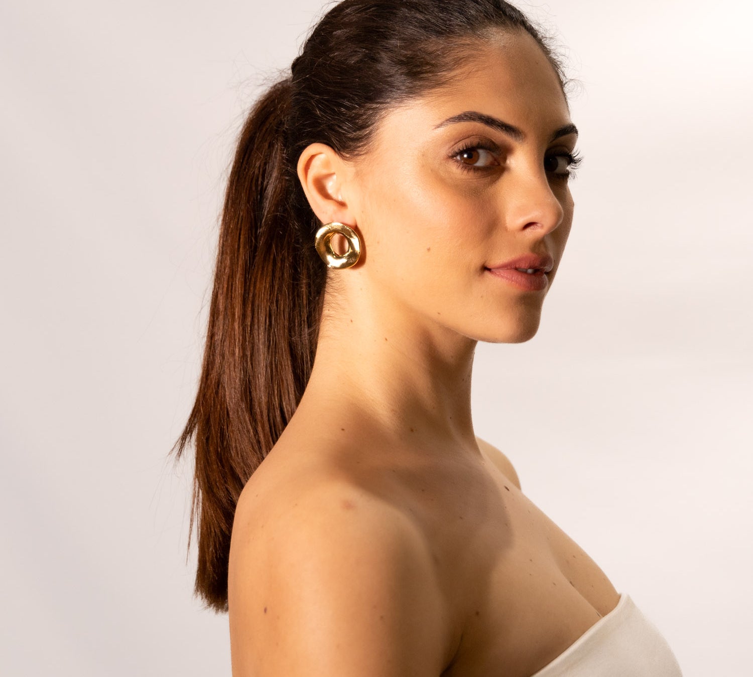 Orecchini cerchio a lobo