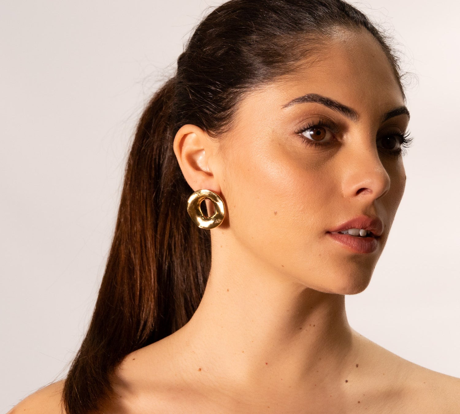 Orecchini cerchio a lobo