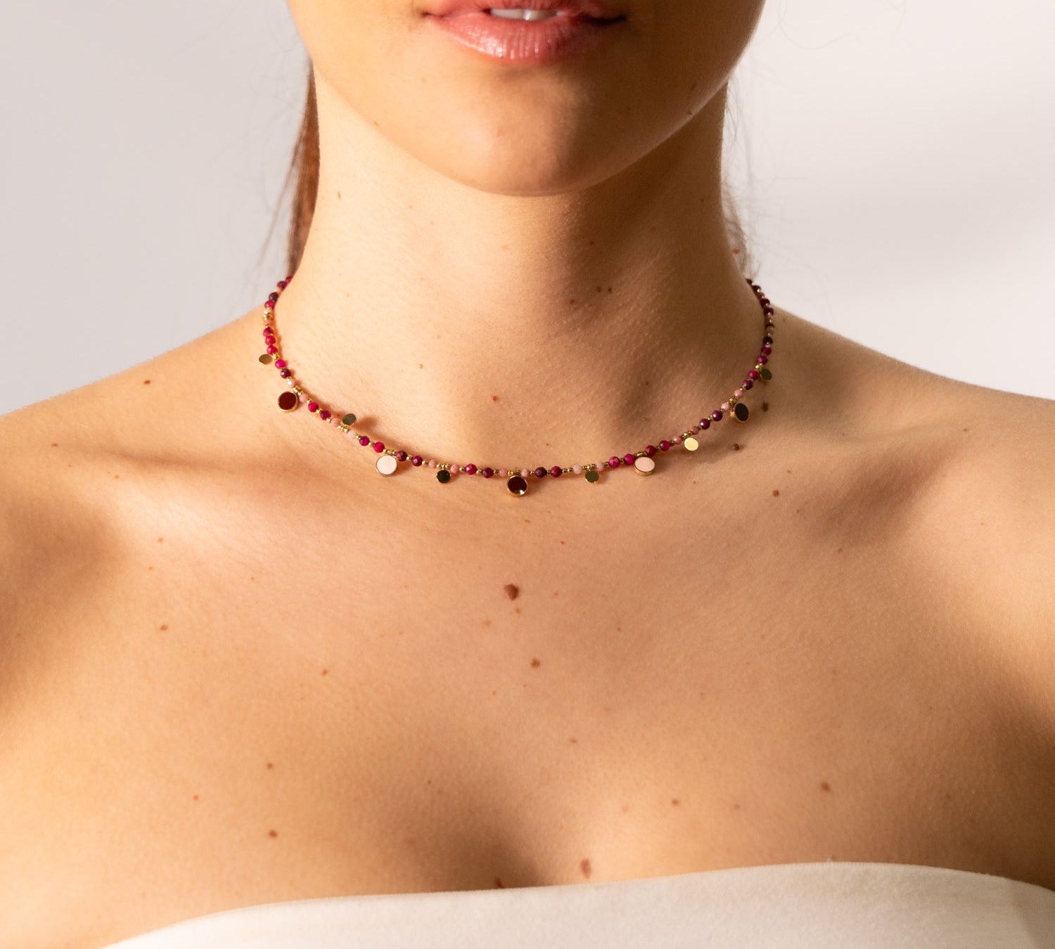 Collana pietrine e smalti