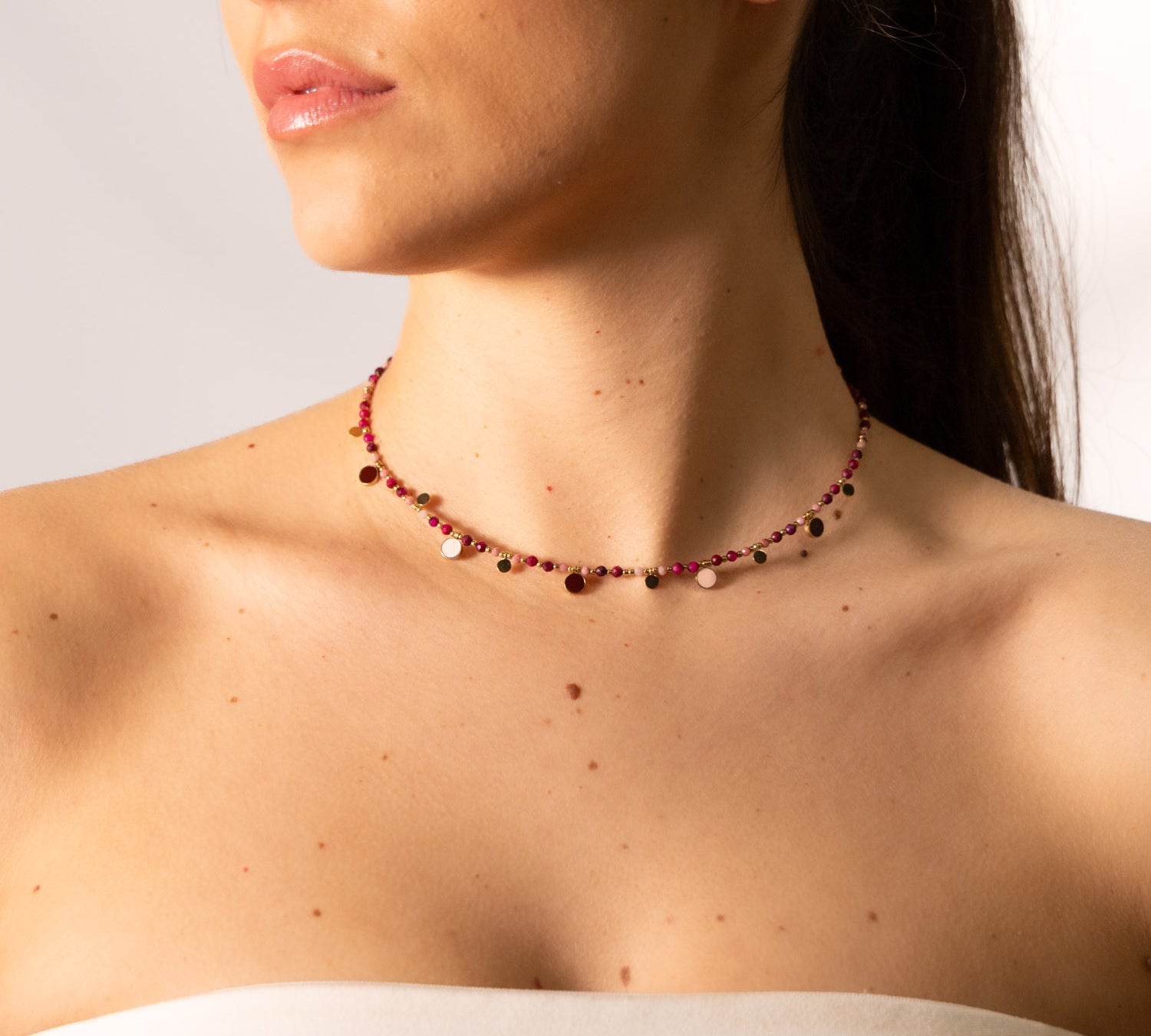 Collana pietrine e smalti