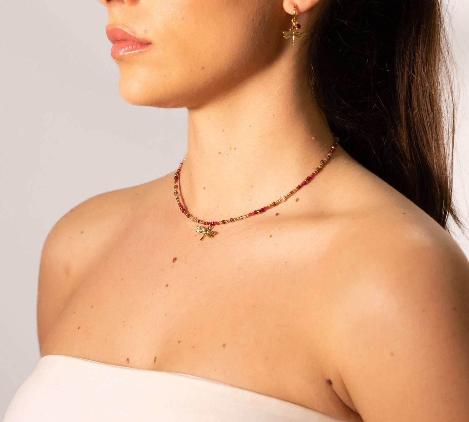 Collana pietrine e libellula