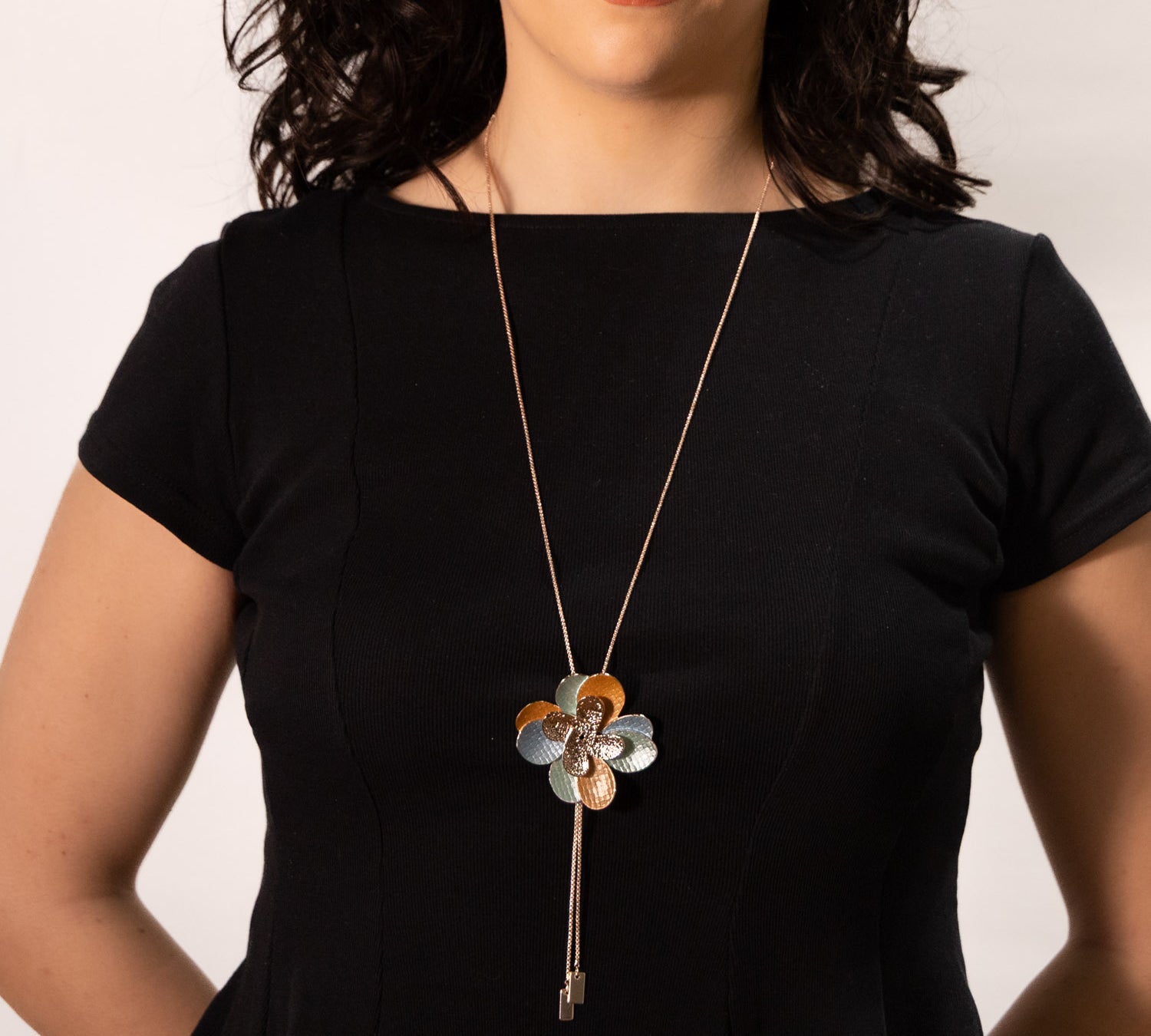 Collana doppio fiore