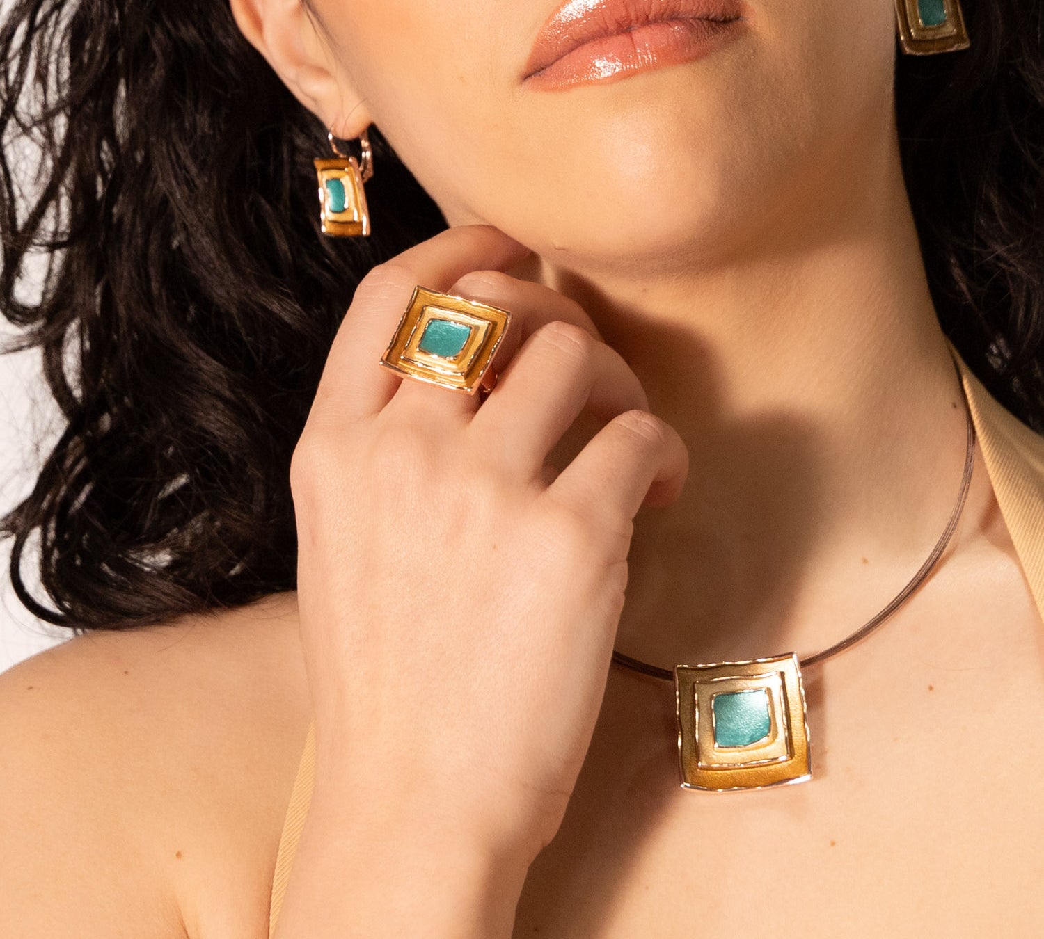 Anello tre quadrati