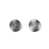Hammered round earrings 