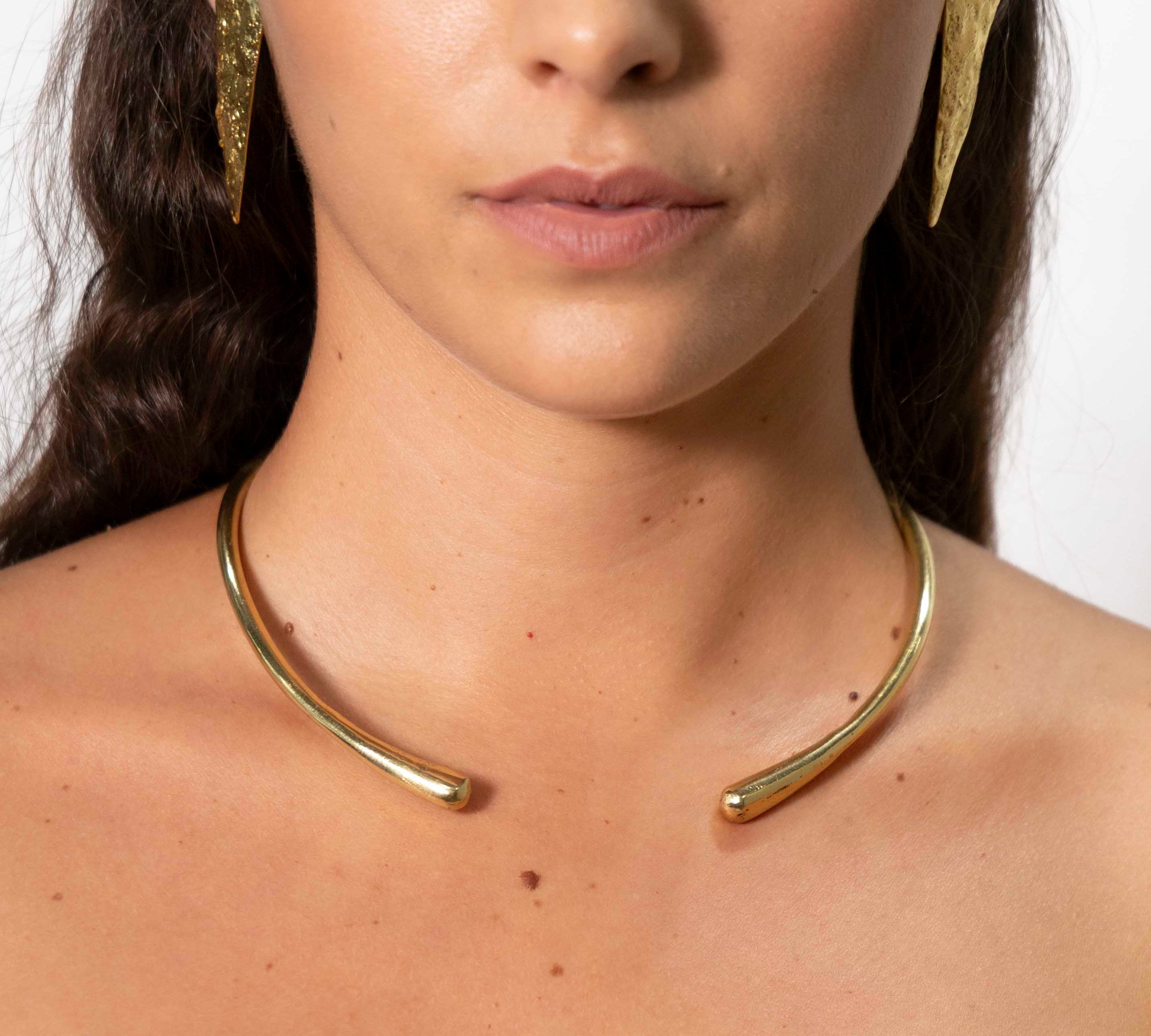 Collarino hand-made aperto