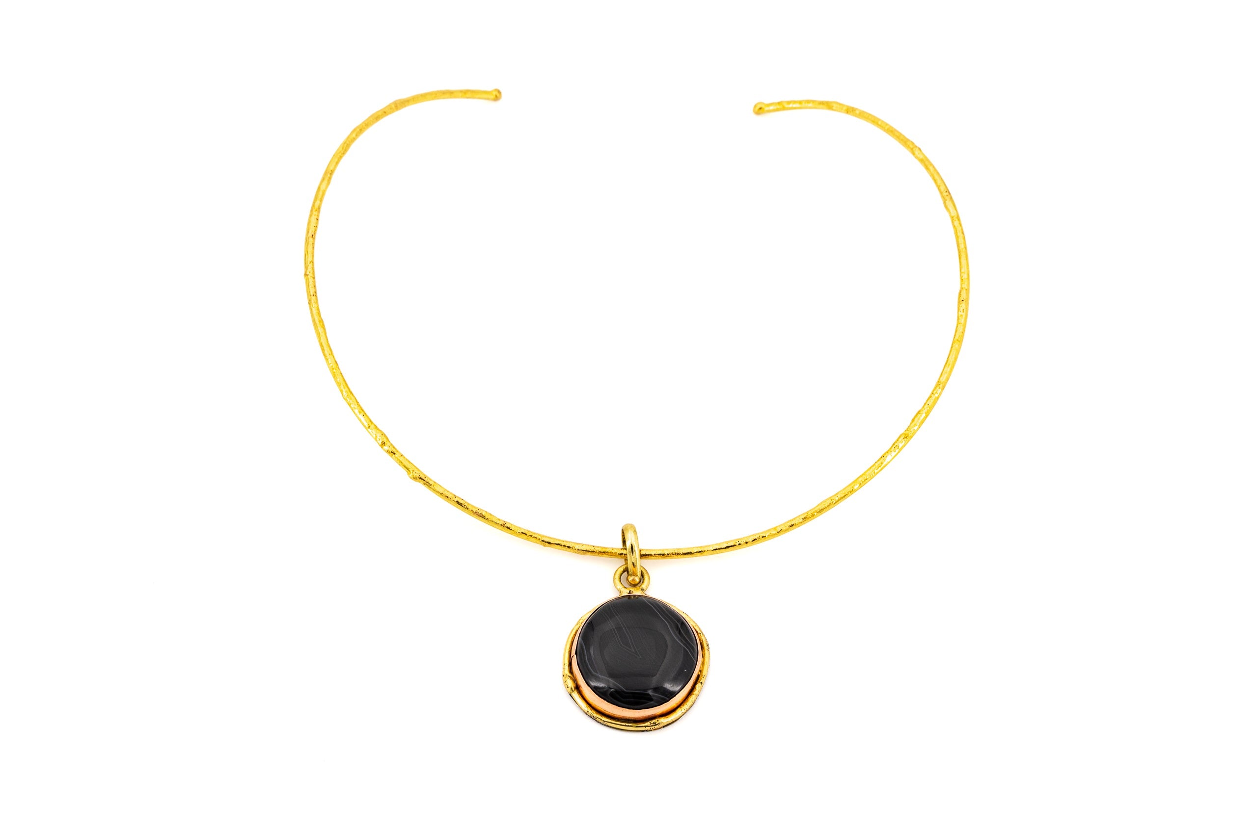 Round stone choker