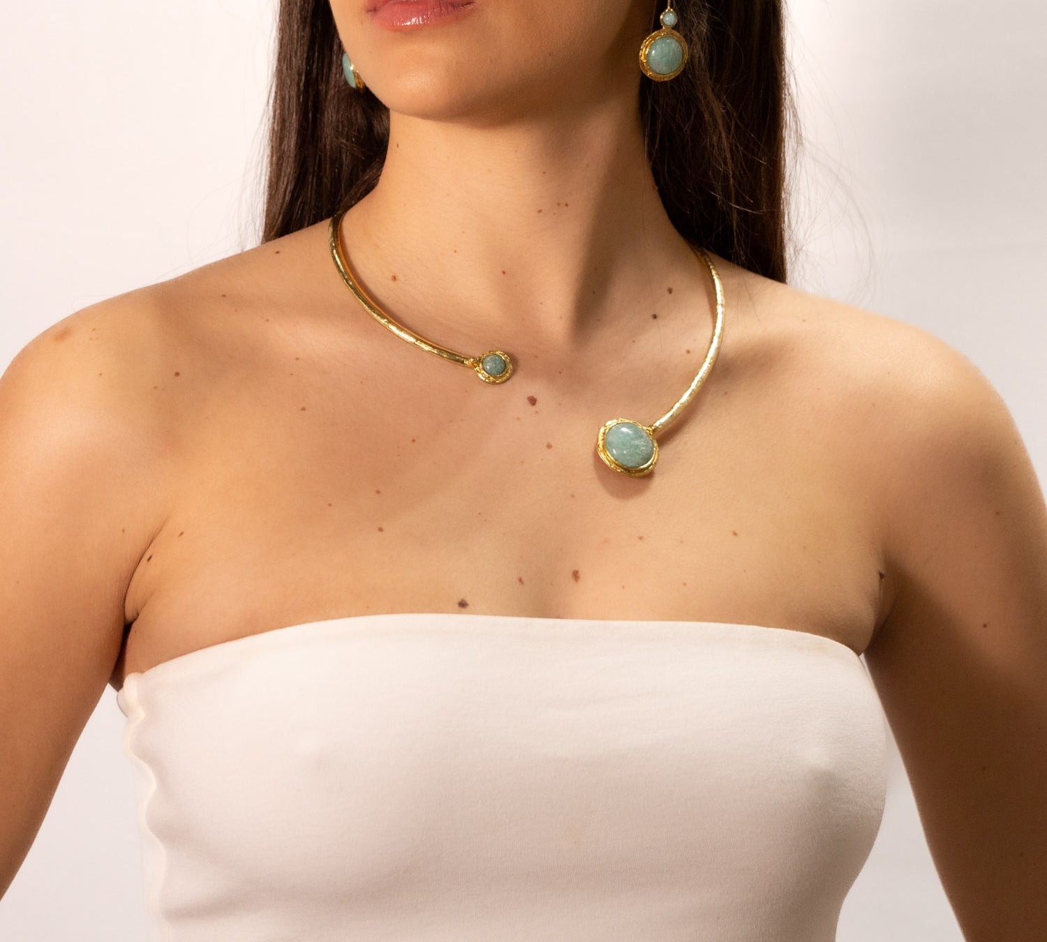 Round natural stone necklace