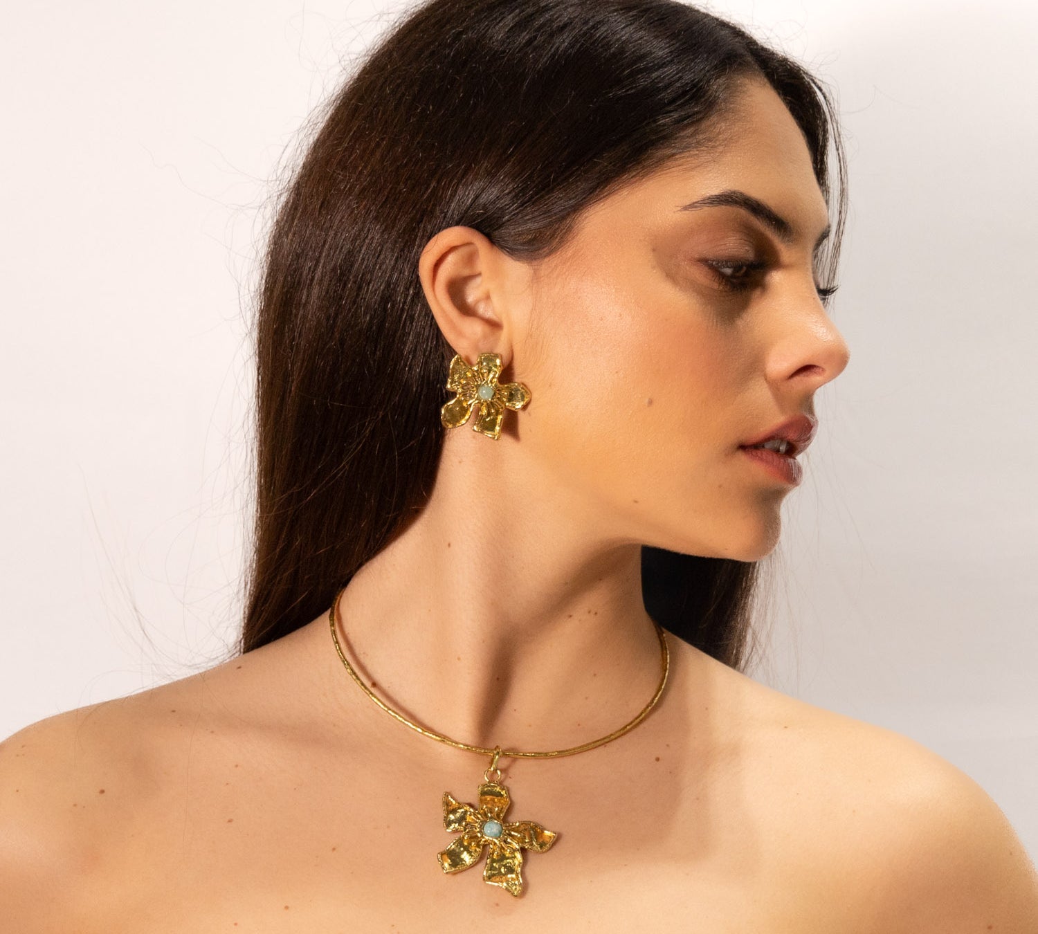 Flower and stone earrings
