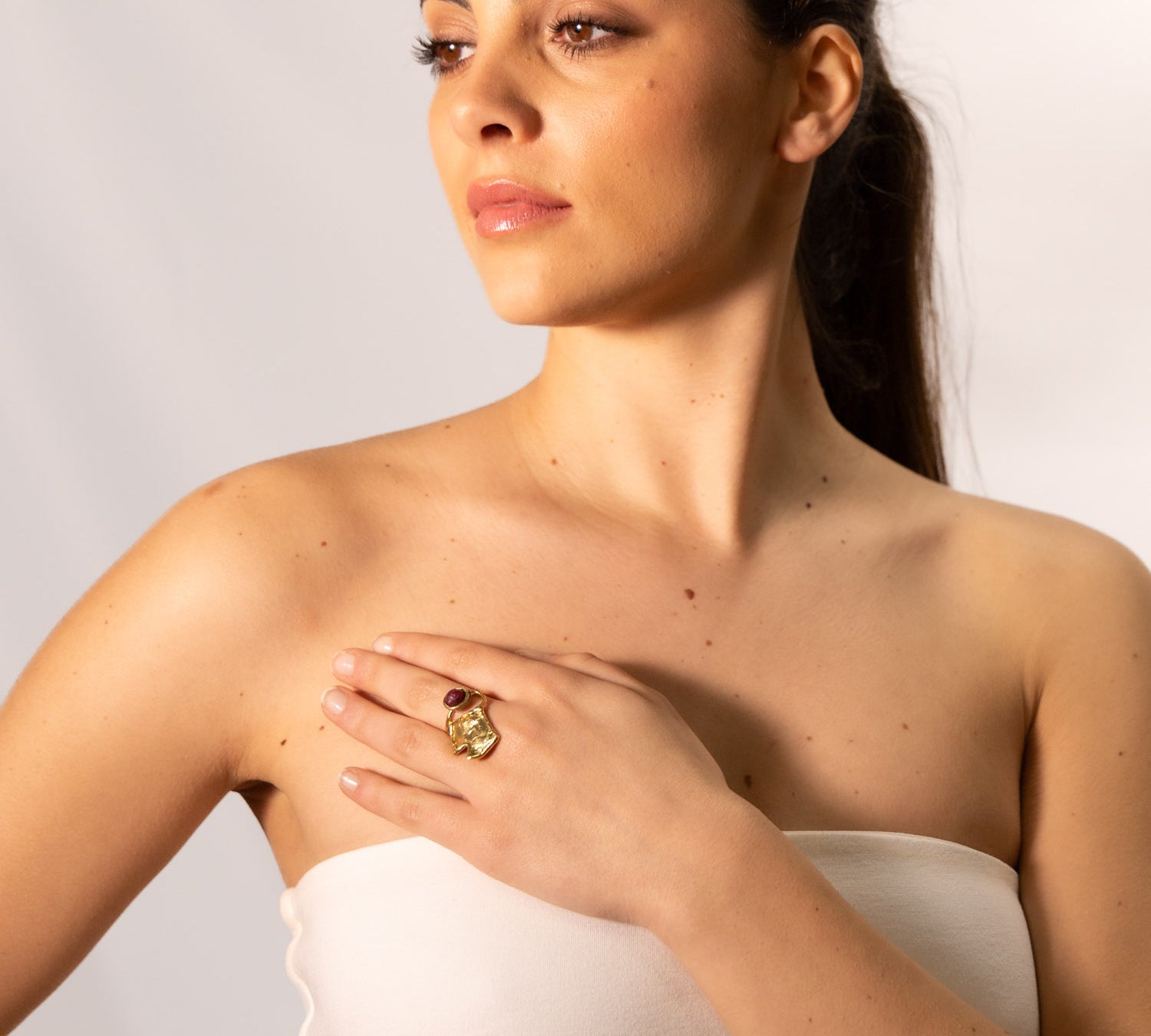 Leaf stone ring