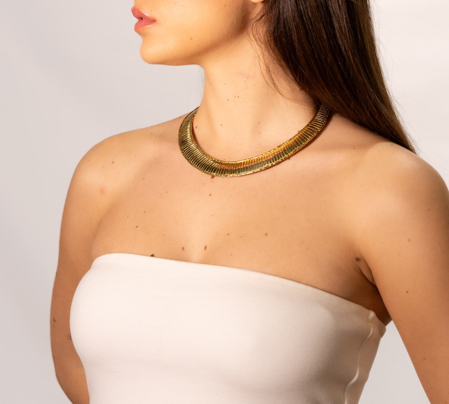 Flat striped collar