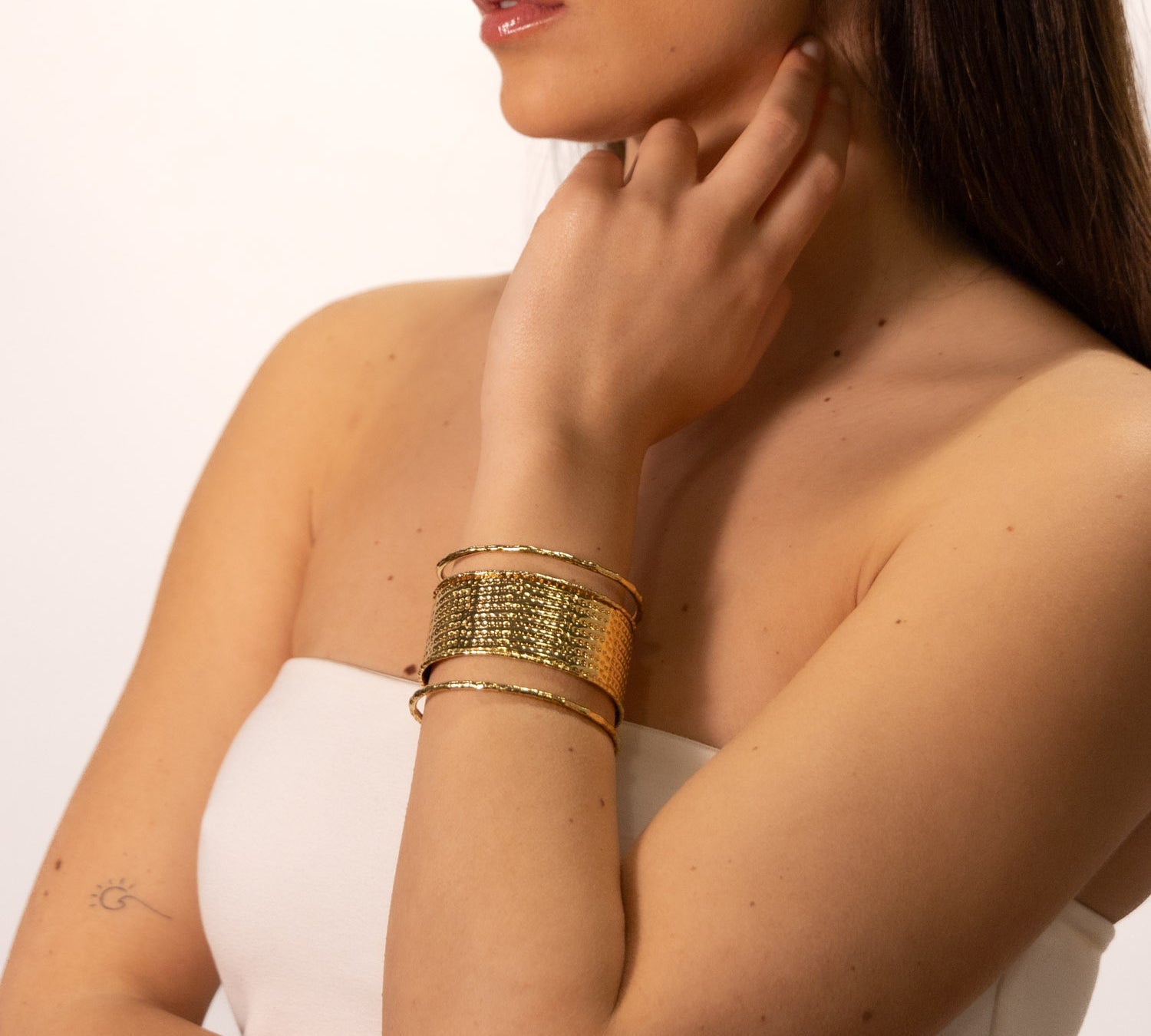 Dotted band bracelet