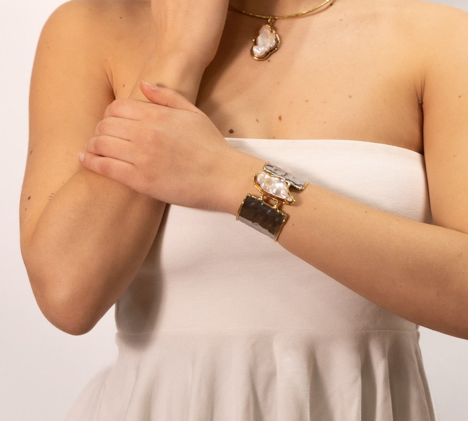 Mother-of-pearl bracelet