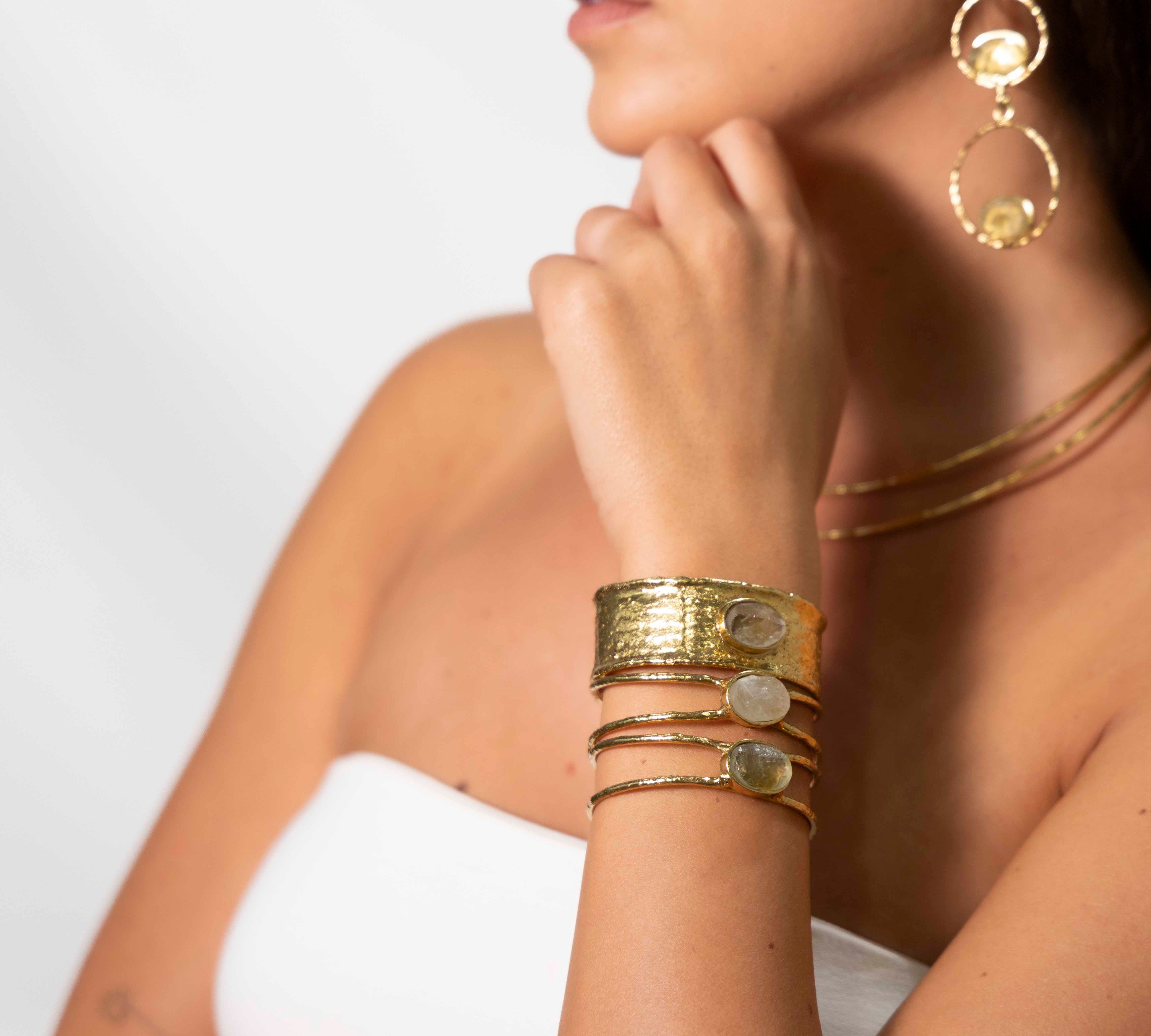 Bracciale alto tre pietre