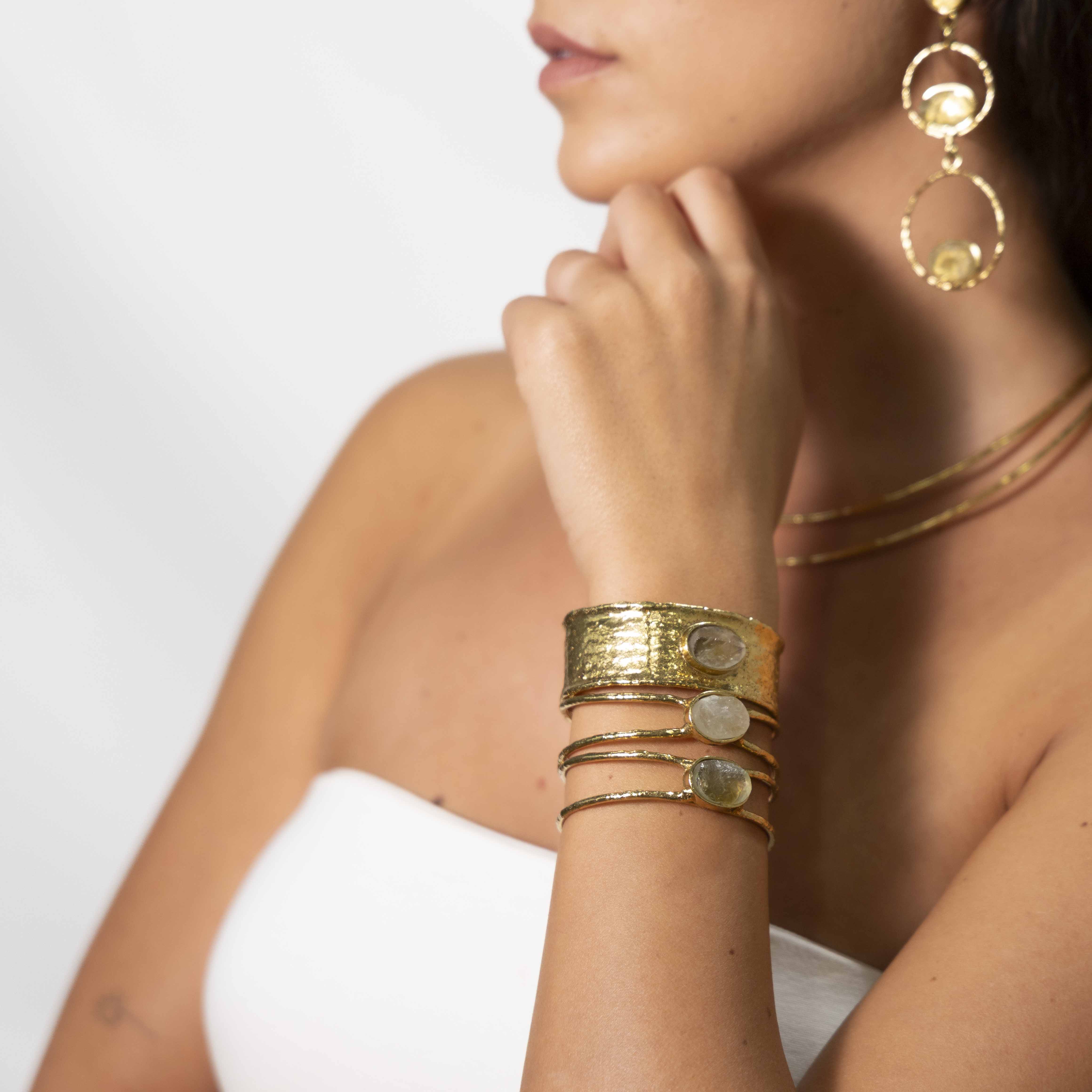 Bracciale alto tre pietre