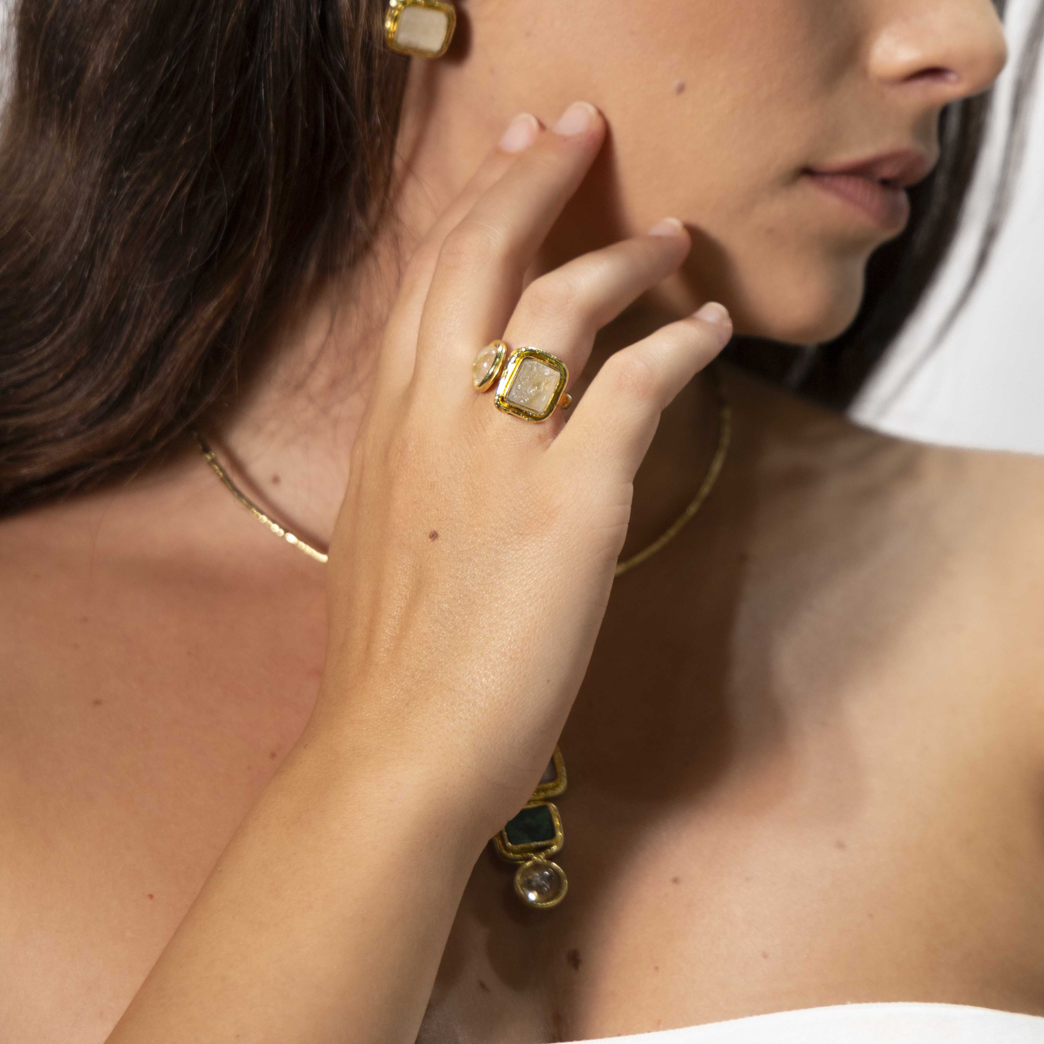 Anello pietre geometrie