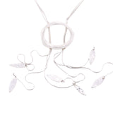 Collana cravatta cerchio e foglioline