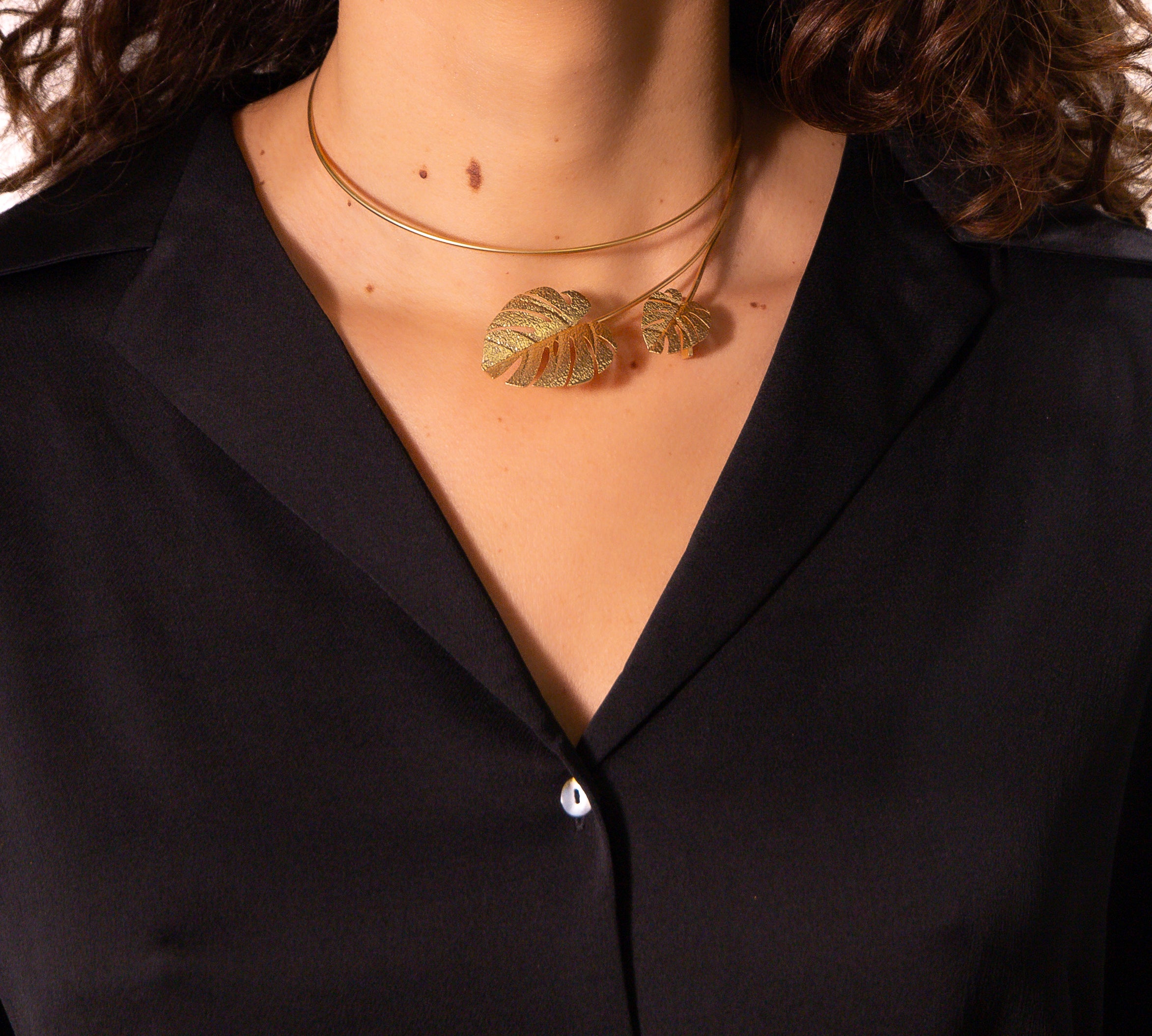 Monstera choker