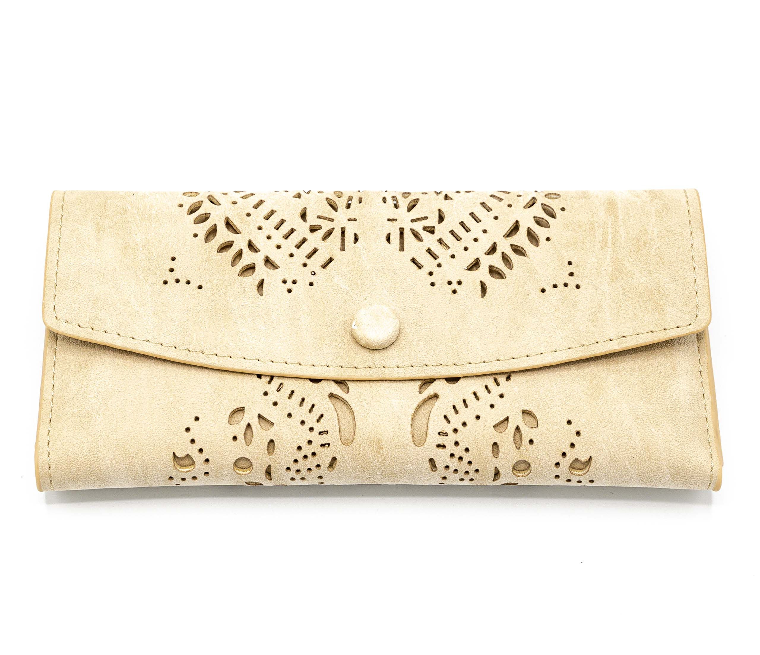 Portafogli con disegno mandala a laser. Porta documenti e porta carte. Varie tasche a disposizione, anche con zip. Disponibile in quattro colori: sabbia, grigio, marrone, rosa.  Materiale: similpelle  Base: 19 cm  Altezza: 10 cm   