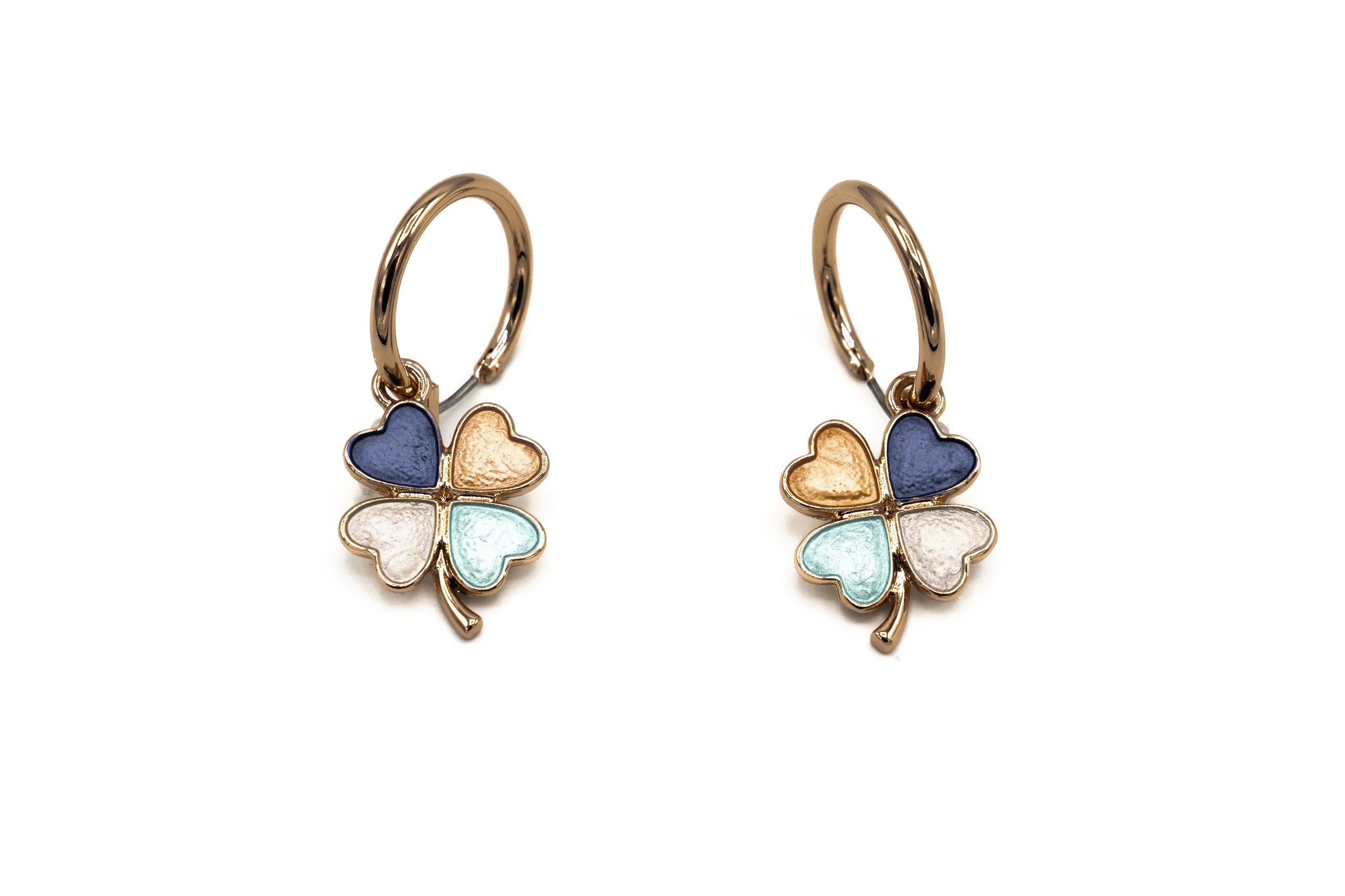 Orecchini pendenti con cerchietto. Finitura galvanica in oro rosa e e dipinti a mano.  Altezza pendente: 2 cm   Materiale: zama con finitura galvanica in oro rosa  Tonalità smalti: blu, turchese, beige, arancione