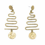 Orecchini pendenti fatti a mano in ottone  Altezza: 9,3 cm  Materiali: ottone